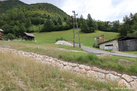 Potok_asfaltirano cestišče (8)